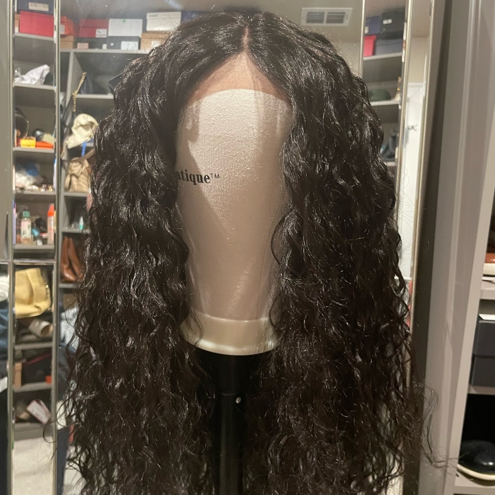 Lace wig - Picture 7 of 9